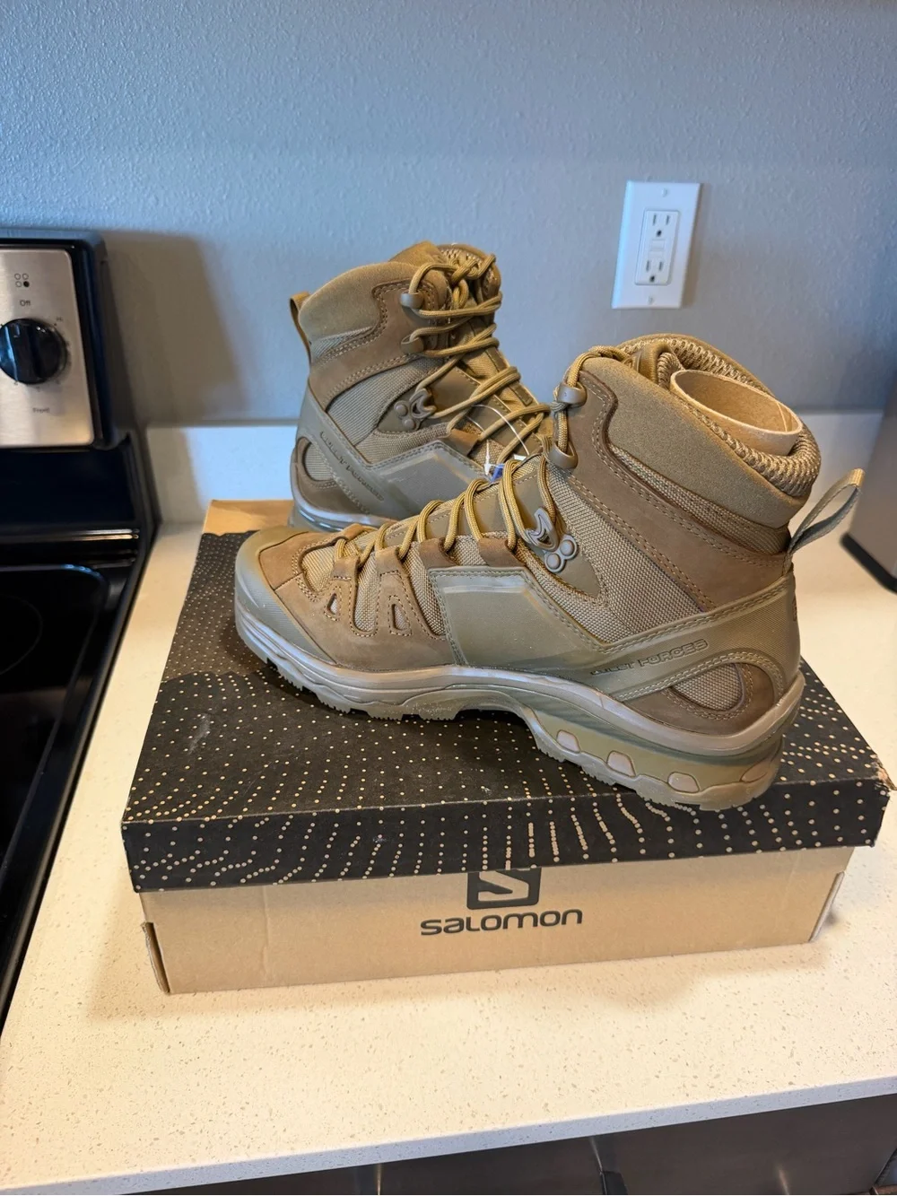 Salomon Men's Tactical Boots in Coyote